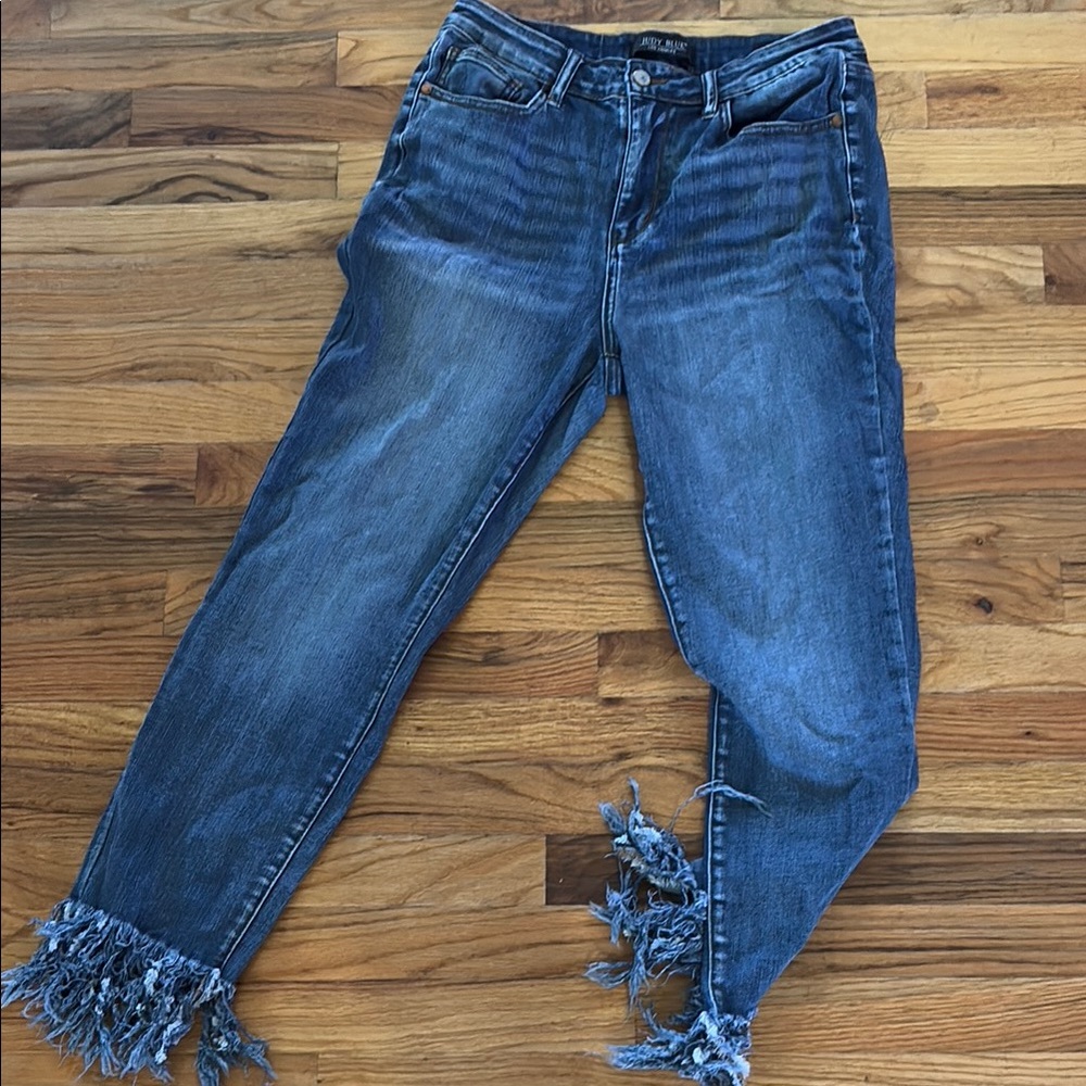 Judy Blue Cropped Jeans Distressed Hem.#relaxed#preloved#falljeans#cottagecore